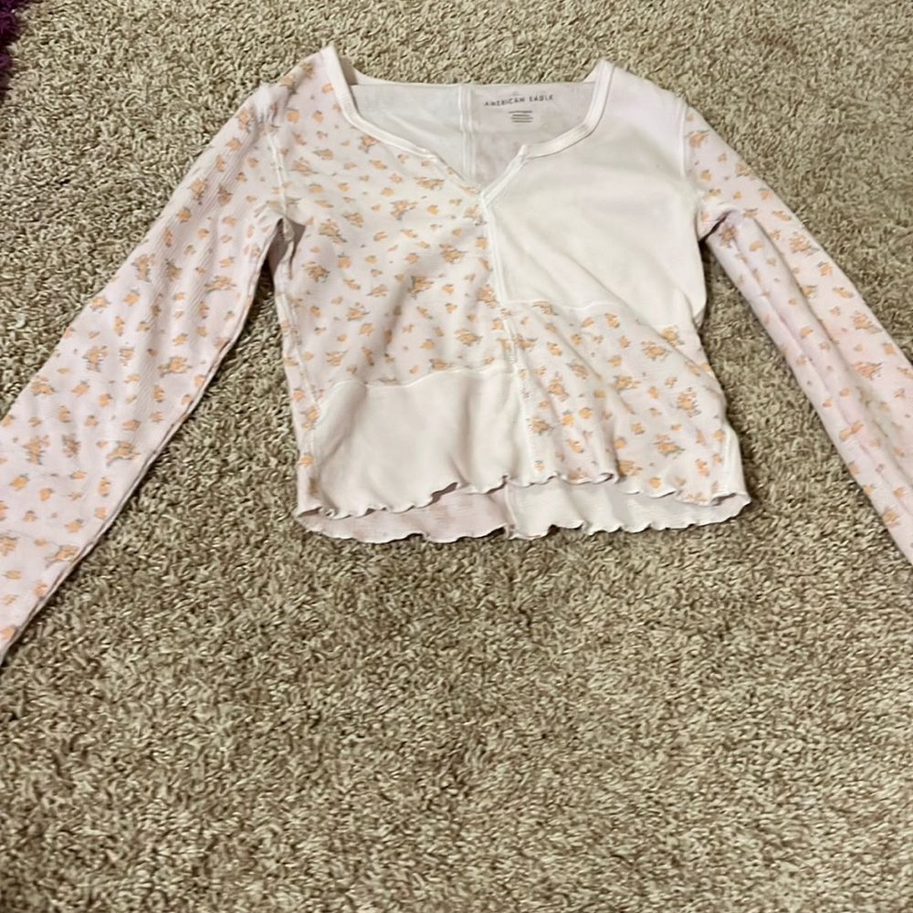 Flowery cropped shirt